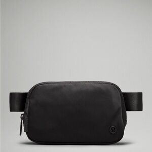 lululemon athletica black belt bag